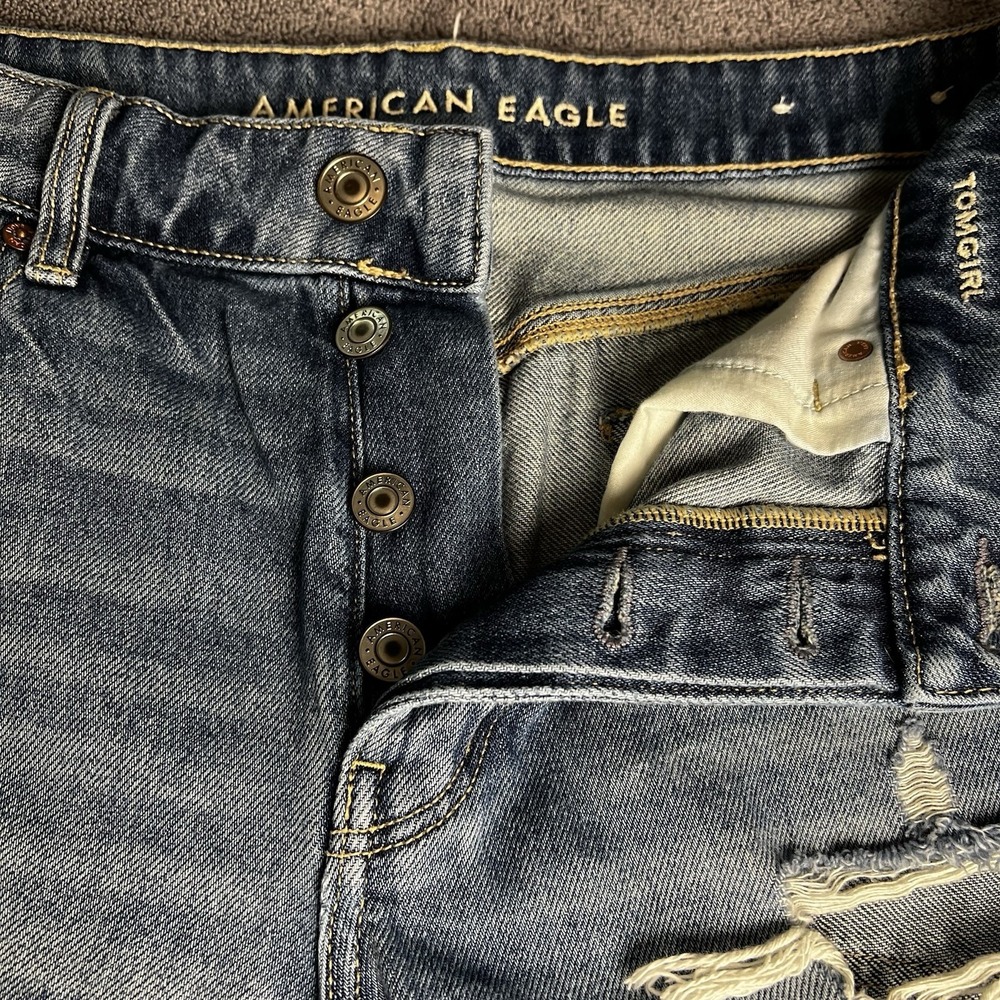 American Eagle Tomgirl Jeans Size 10 Regular Medium Wash Straight Button Fly - Picture 4 of 16